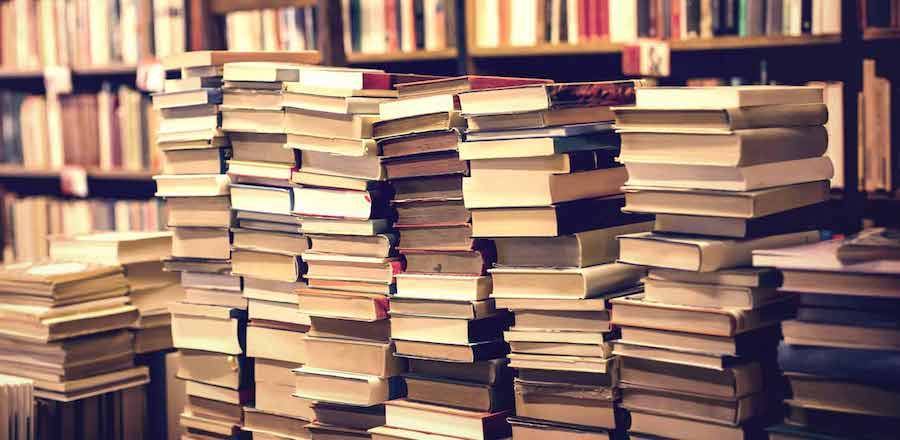 هل تعد قراءة الروايات مضيعة للوقت؟!